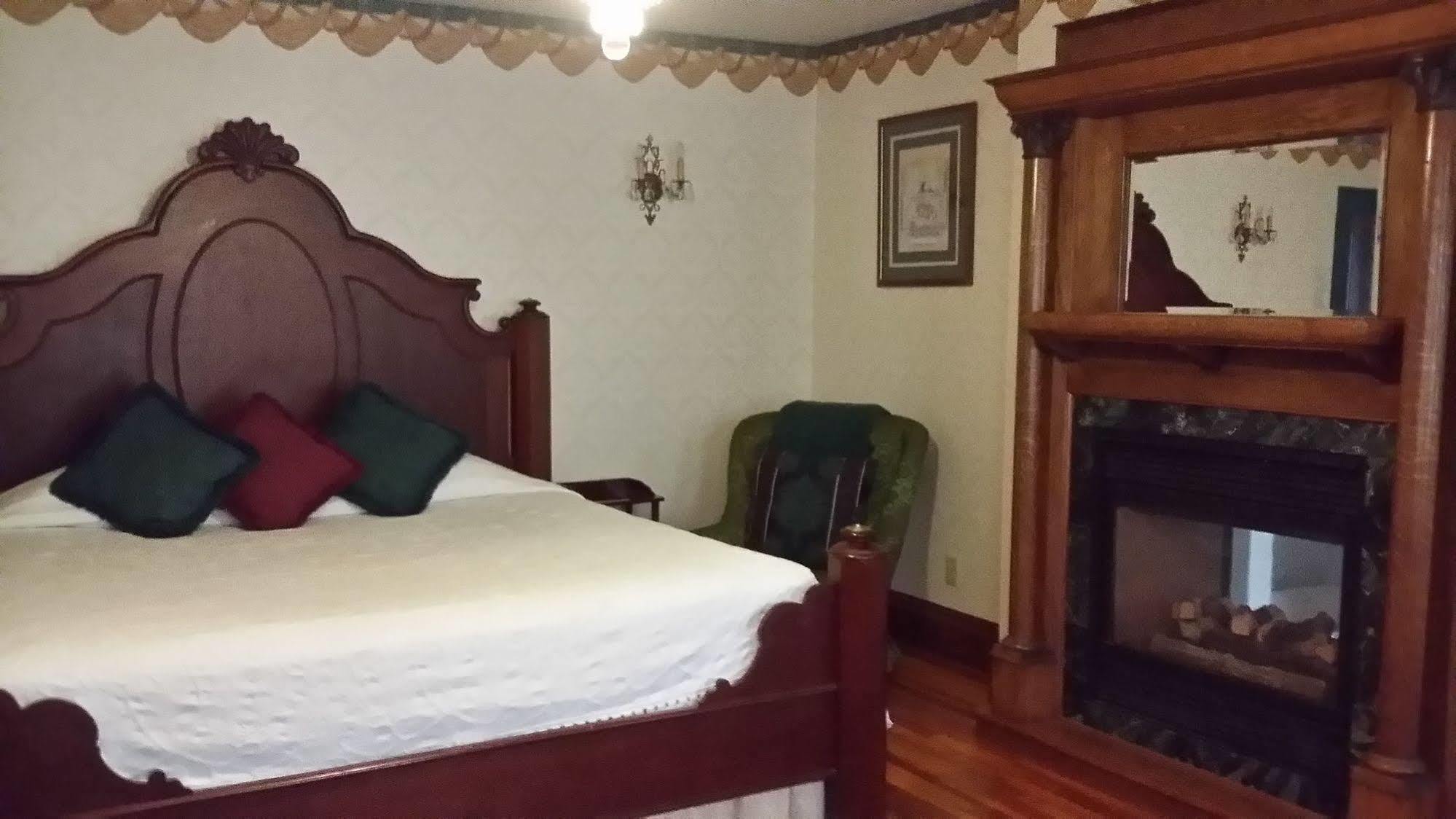 Chestnut Charm Bed & Breakfast Atlantic المظهر الخارجي الصورة