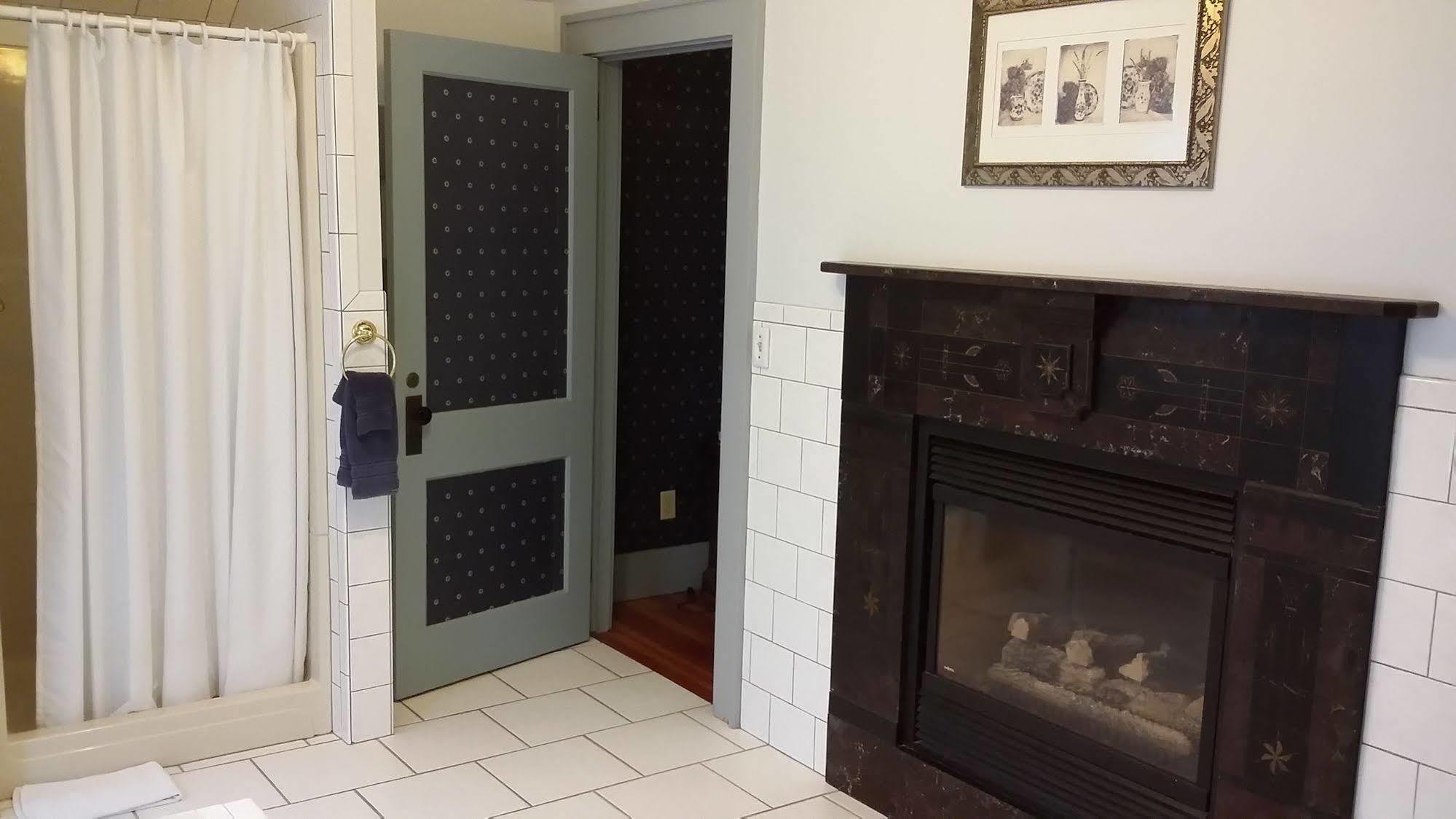 Chestnut Charm Bed & Breakfast Atlantic المظهر الخارجي الصورة