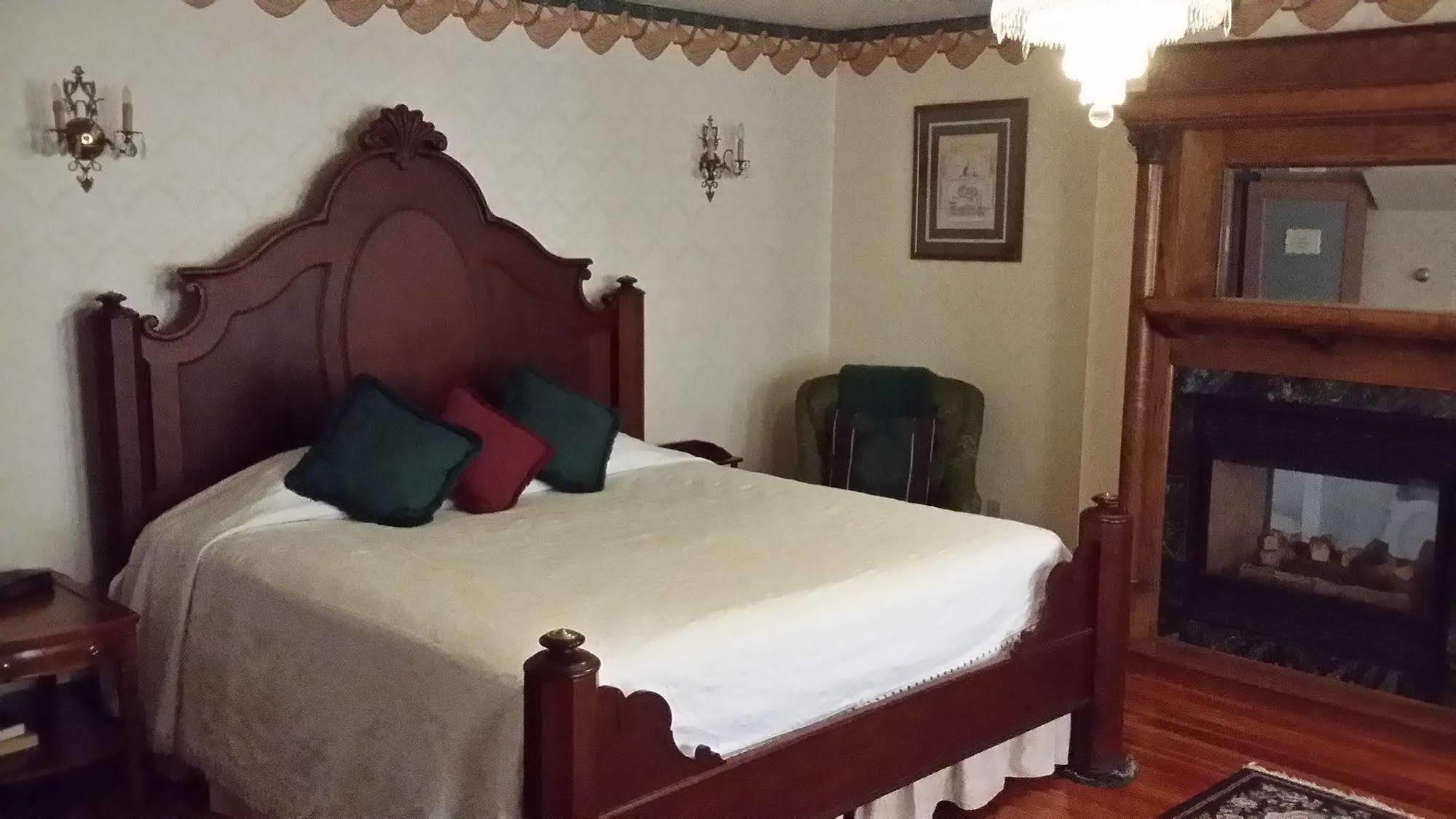 Chestnut Charm Bed & Breakfast Atlantic المظهر الخارجي الصورة